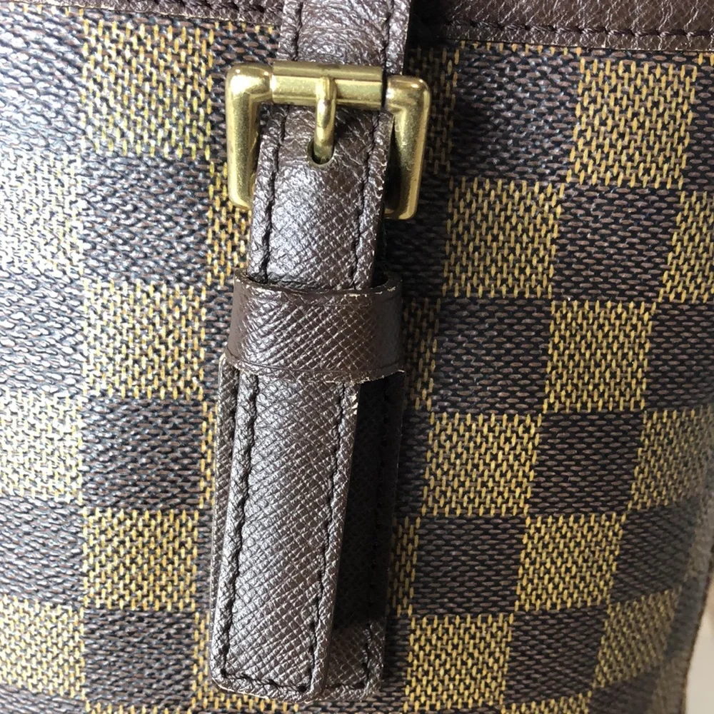 LOUIS VUITTON Damier Ebene Marais Bucket Bag w Interior Zip Pocket LV DUSTY